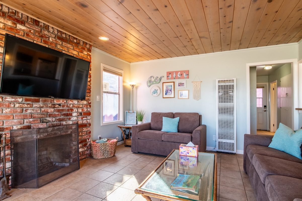 Living room image 3